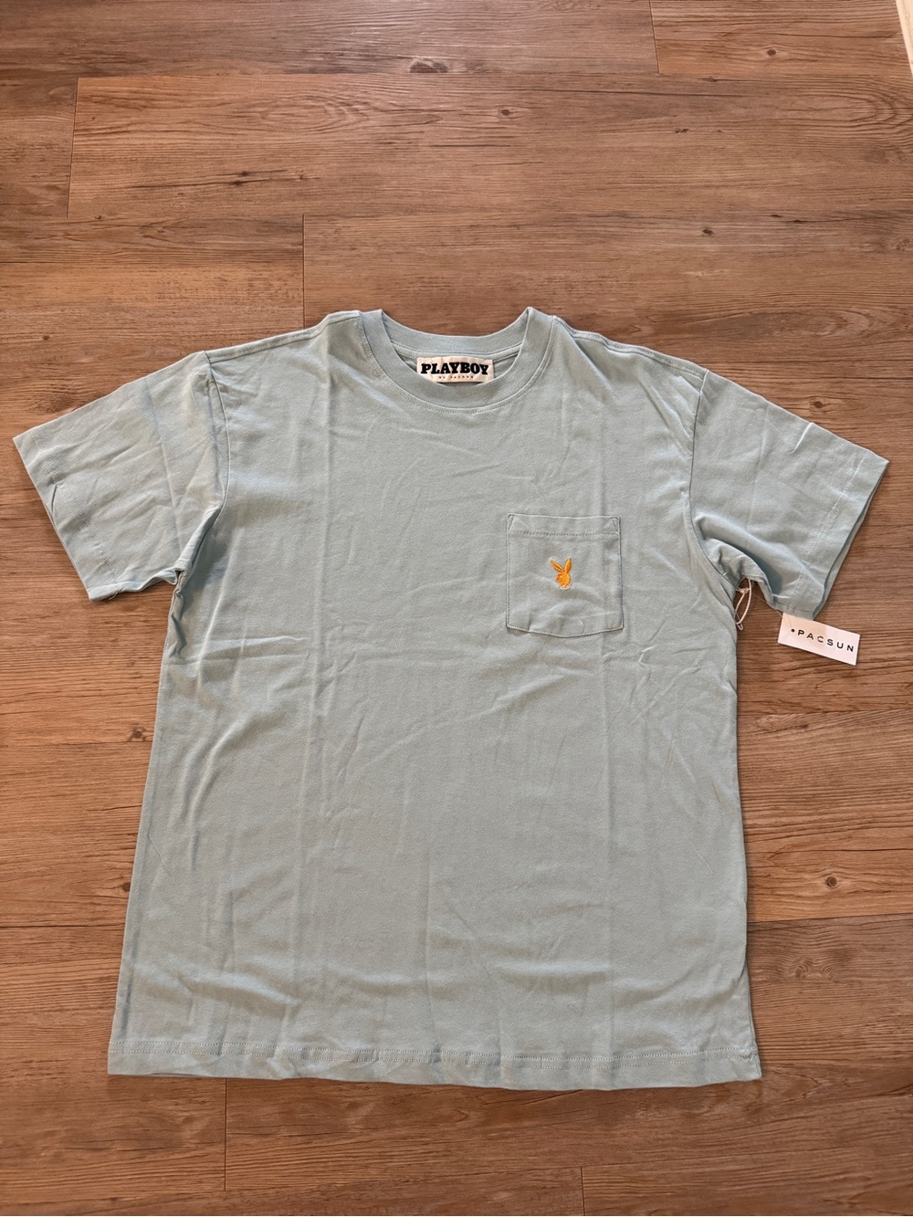 PLAYBOY Light Blue Short Sleeve Pocket Tee with Yellow Bunny Men’s Small